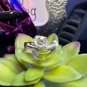 NEW! 1CT Diamond/Moissanite Layered Diagonal Ring